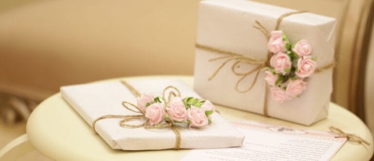 How to choose the perfect wedding gift