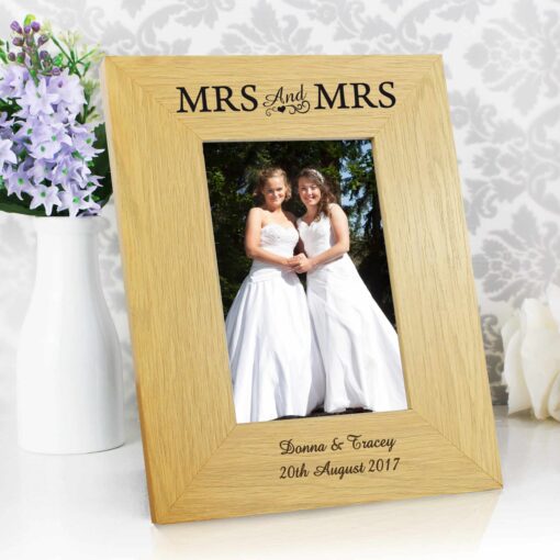 (product) Personalised Oak Finish 4x6 Mrs & Mrs Photo Frame