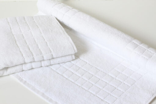 Supreme White Bath Mats Hotel Quality 2 Pack of Bath Mats 50x80cm 700gsm 100% Egyptian Cotton by Restmor
