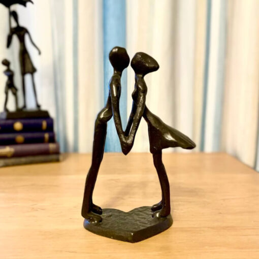 Kissing Couple Sculpture